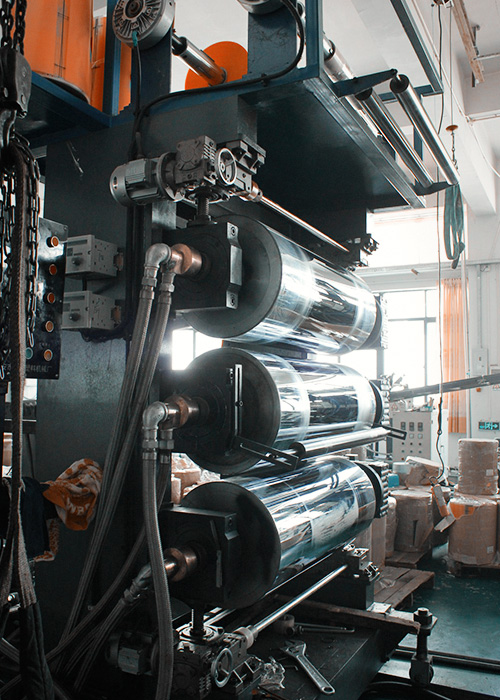 奧維拉_箱殼覆膜設(shè)備